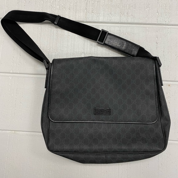 **Gucci** Authentic GG Messenger/Shoulder bag - Picture 1 of 6